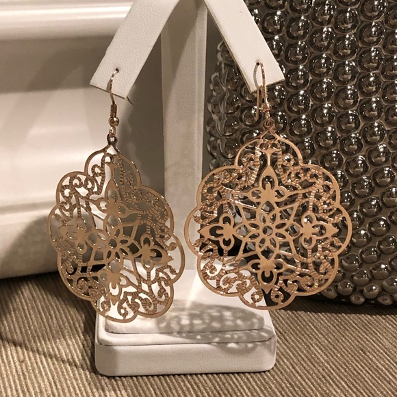 Jewelry - Gold Tone Moroccan Drop Earrings